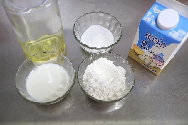 低筋面粉|不用鸡蛋黄做的天使蛋糕卷，弹性真好不裂不折，比蛋糕省事