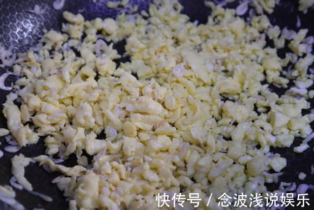 天一冷就馋热腾腾的饺子，这两种素菜做馅料，比肉馅还好吃