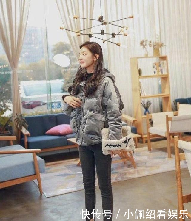 可爱|章若楠气质太好,冬季穿搭可爱甜美,尽显少女明媚范儿