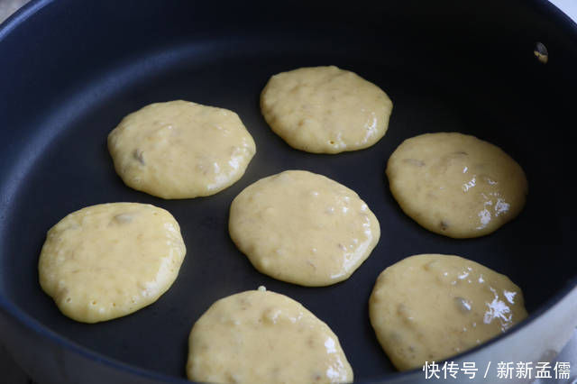 懒人|夏天就馋这懒人早餐，不加盐不加油，2分钟出锅，比蛋糕还好吃