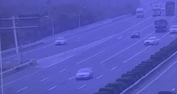 搞笑|搞笑GIF:兄弟,你该下高速了