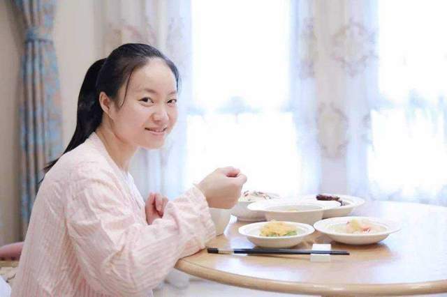 分娩|孕妇分娩时胎儿在做什么看完真相暖哭宝妈,母子齐心“到人间”