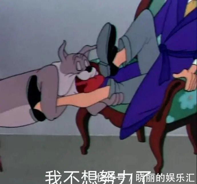 |幽默笑话:读书时候,去军训同学们都害怕站军姿,天气已经很热了