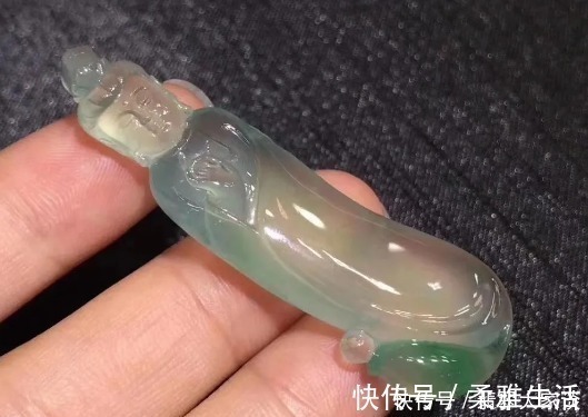 油青翡翠$这几种翡翠最容易出现变种,买的时候一定要留神!