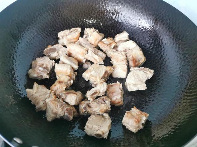 排骨|学会懒人焖饭太方便，饭菜一锅出，省时省事，零厨艺也能轻松搞定