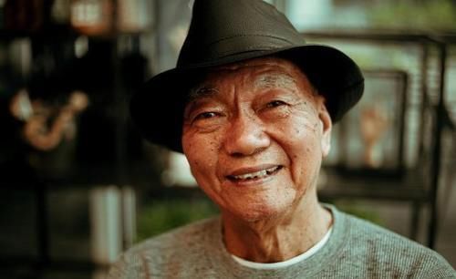 人過六十想長壽,六個習慣需堅持,堅持的越多,壽命越長