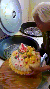 |搞笑GIF:回回考满分,以后怎么超越自己?