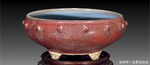 烟灰缸|农民家里一个破旧的“烟灰缸”,收藏家2包烟换走,最终拍得180万