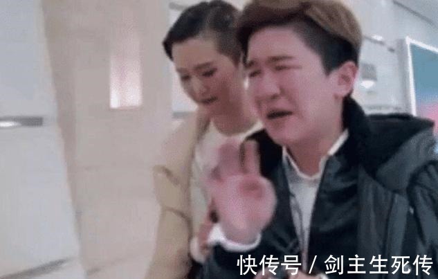 因?yàn)樗麃?lái)快本差點(diǎn)被停播,連何炅都忍不住爆粗口:眼瞎了嗎請(qǐng)他來(lái)