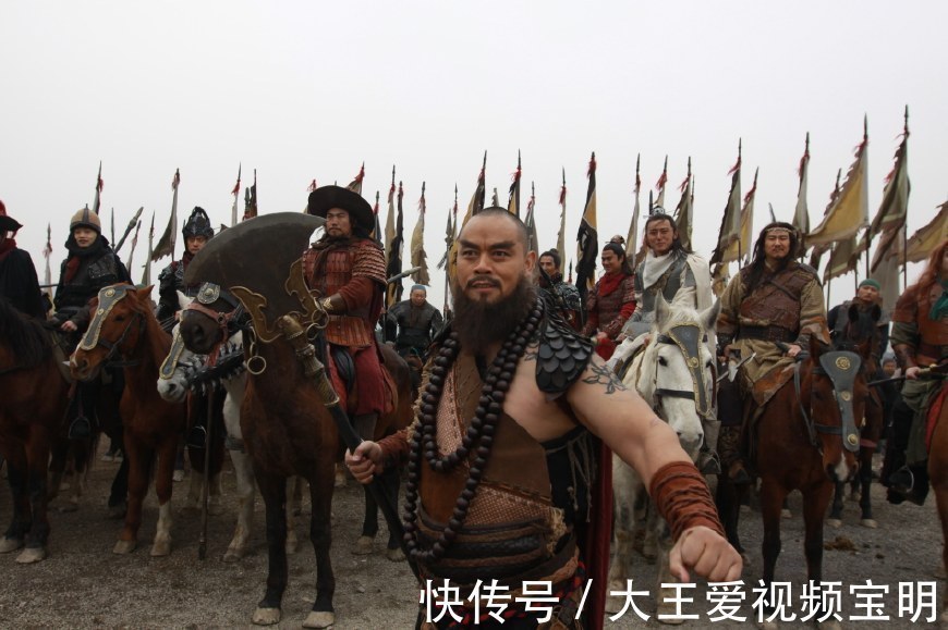 林冲!梁山最憋屈的好汉,斗林冲,战索超,能敌鲁智深,却一生不得志