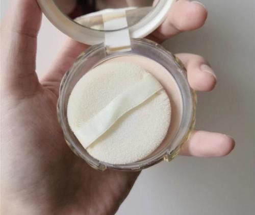 控油持妆奶油肌！这5款蜜粉饼值得无限回购