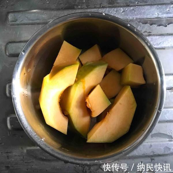 南瓜银耳吐司最好吃的做法，简单美味又馋人，看看你喜欢吃不