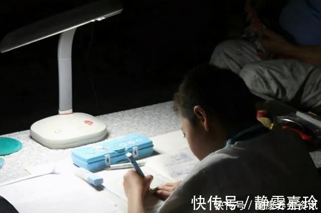 作业|孩子被罚抄“22页”,熬夜到凌晨,第2天父亲做了一个大胆决定!