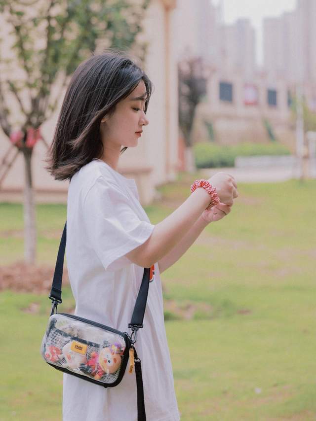 穿搭|早秋想要穿出甜美少女风，这几件外套一定少不了！想不时髦都难