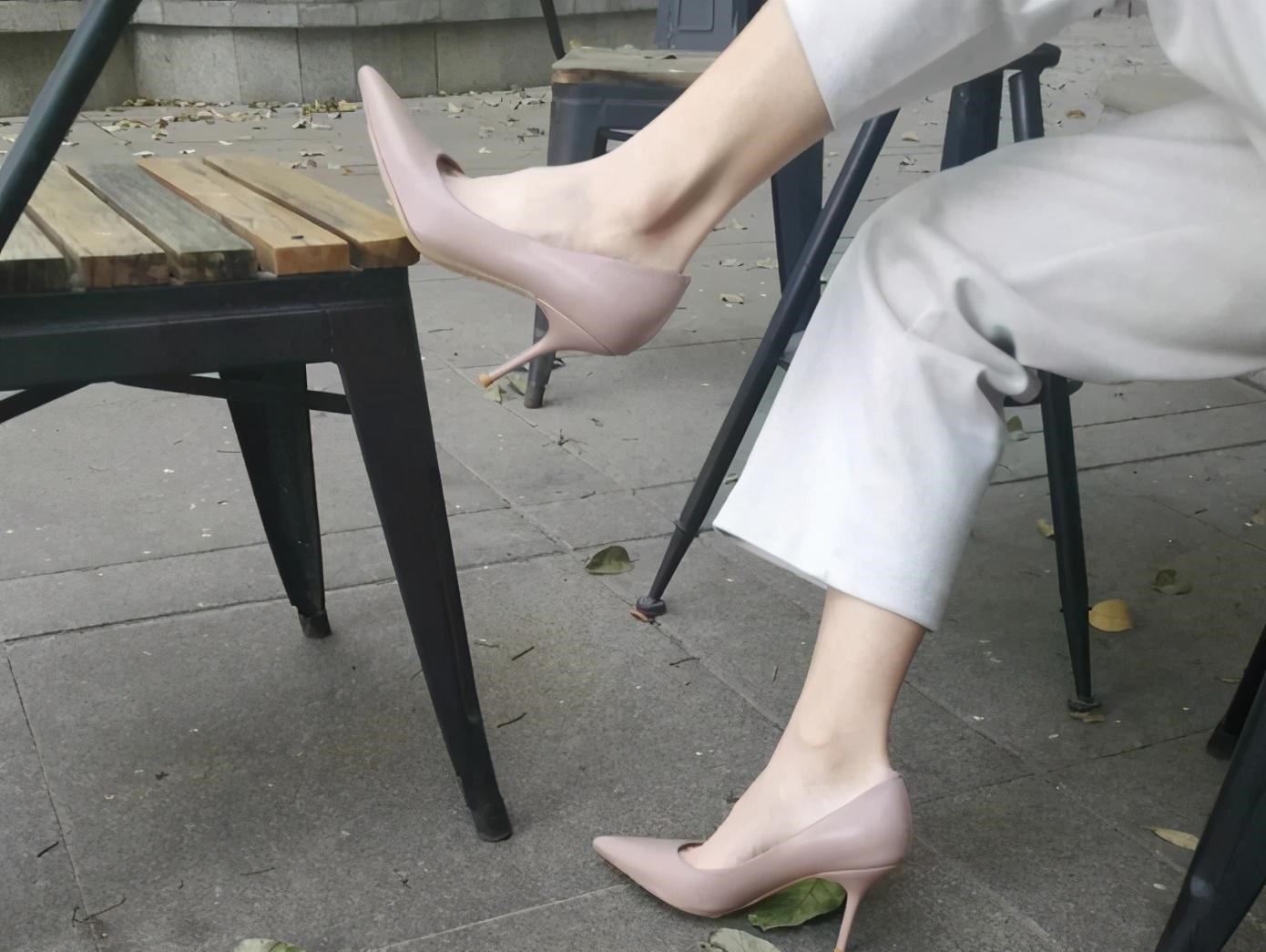 高跟鞋 经典就是经典,可能不如流星般耀眼夺目,却有一种沉稳内敛的气质