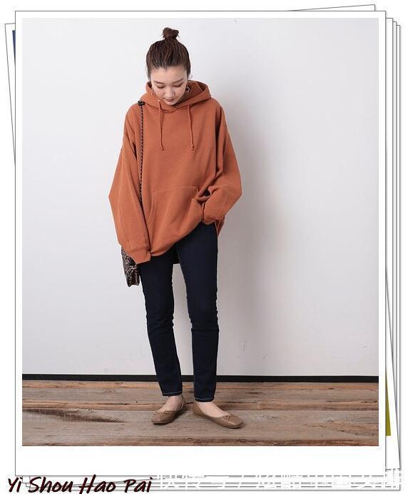 卫衣的15种秋季简单穿搭分享!把休闲的单品穿出轻熟优雅的感觉