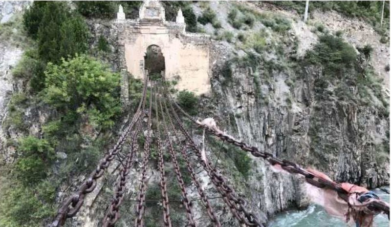 木板|飞夺泸定桥,敌军为何只拆掉木板而不弄断铁链,幸存老兵揭开真相