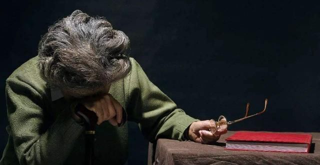 啃老族|啃老又出现“新花样”，老人有苦说不出，年轻子女却不以为然