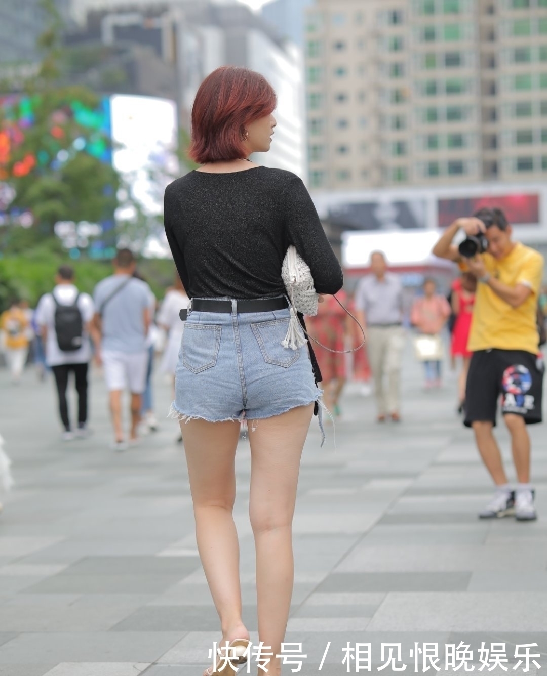 腿粗选择短裤有要求，必须有“收紧”的效果，这样的裤子才能显瘦