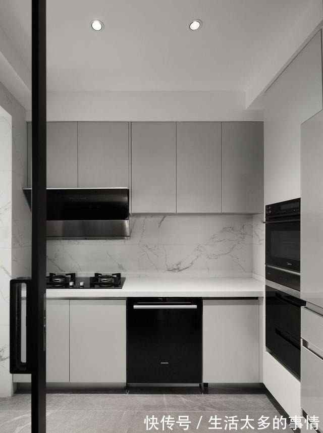 简约|不要再买电视柜了,学他家这么装,全屋不是一般的漂亮大气!