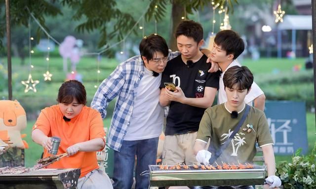 羅英錫|看似被嘉賓欺負(fù)顯得呆萌而出圈的制片人吳彤,才沒有那么簡單