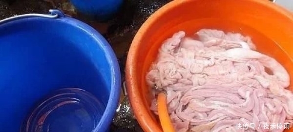 洗猪大肠,不加盐不加醋只需3样,大肠更干净,而且还没腥臭味