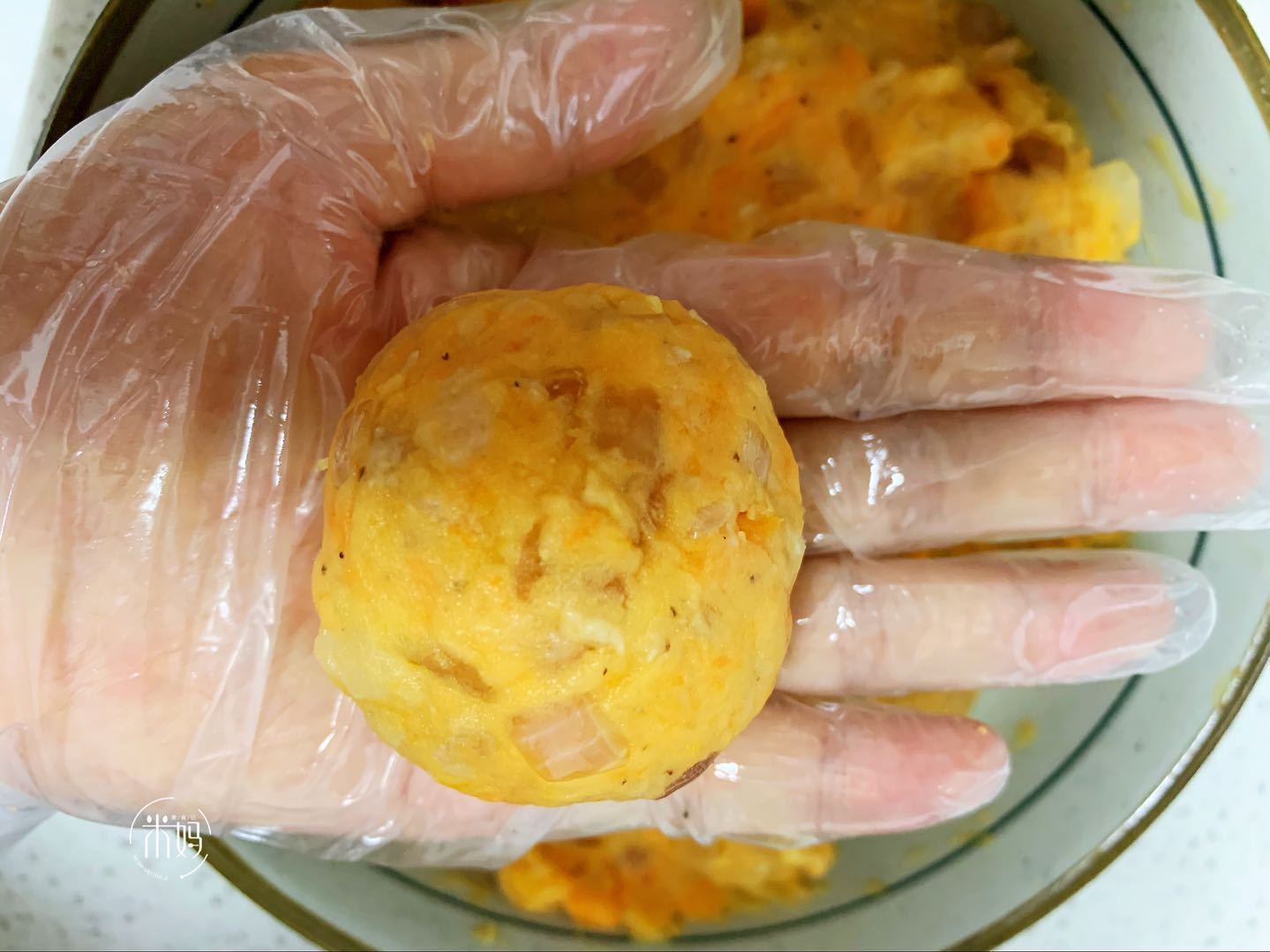 土豆的新吃法，不炖不红烧，卷一卷鲜香美味还拉丝，特好吃