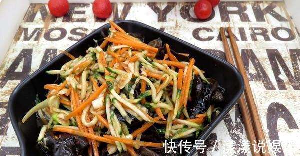 木耳|木耳和它天生一对，每周吃1次，给肠道做个大扫除，不懂太亏了