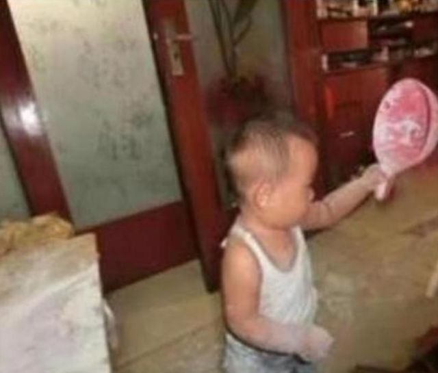 勤劳|5岁“勤劳宝宝”火了,趁奶奶熟睡“蒸馒头”:家里没我能行吗