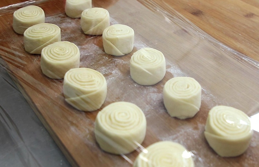 一碗面粉,一包牛奶,快速做出奶香盘阳饼,香甜松软,奶香四溢