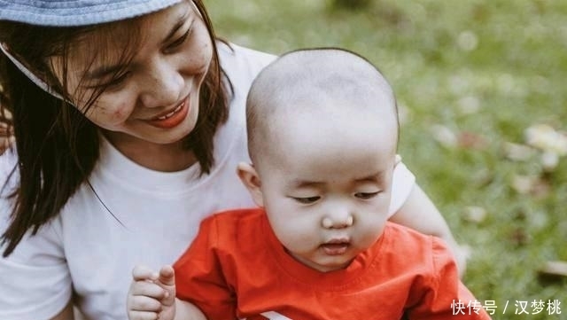 肚子|一对90后夫妻在深山生了9个孩子,肚子里还有一个。