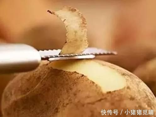 白发|用土豆皮熬水染发,白发也能变黑发?专家告诉你真正染发的办法