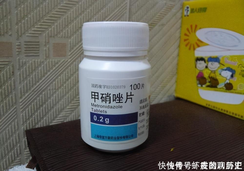 这“6种”过期药片不要扔,磨成粉兑点水浇盆里,花卉呼呼长