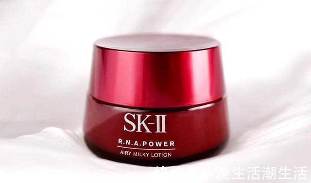 肌肤 公认好用的5款护肤品,保湿补水抗老修复一步到位,用对就赚到了!