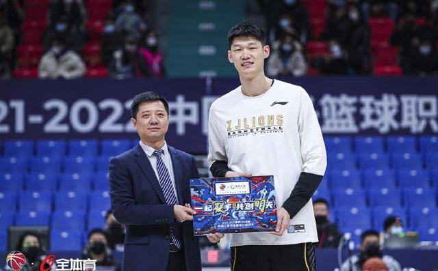广厦男篮|10中9！面对阿联轰23+9，实力证明，中国男篮该迎来你的时代