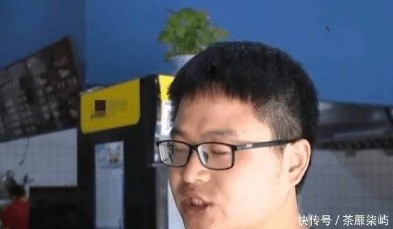 鱼肉|酸菜鱼里没有鱼肉,外卖员和商家争吵后,往顾客餐点里放烟头