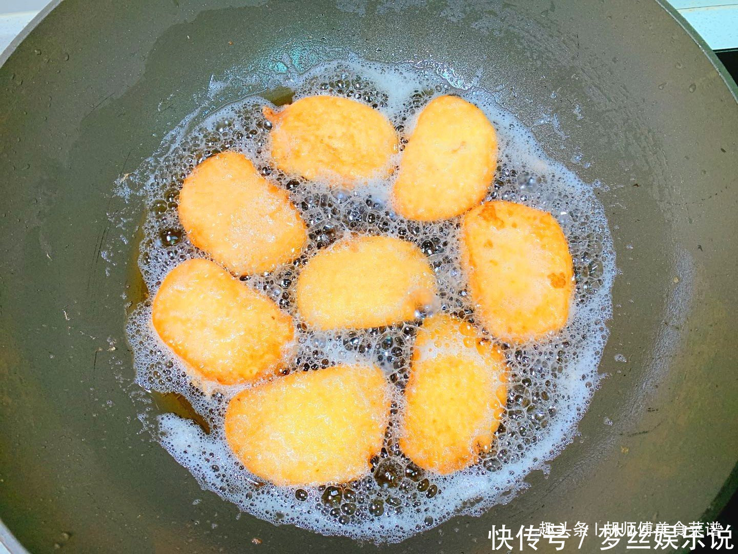  吸油|炸馒头时，别直接下锅炸！教你一招，馒头炸的外酥里嫩，还不吸油