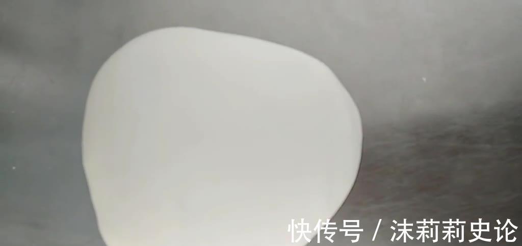 面点师傅手把手教大家做肉夹饼,饼香肉烂喷香诱人,既解馋又管饱
