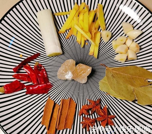 美食天下|不加一滴水油的红烧肉，香而不腻，解馋下饭！