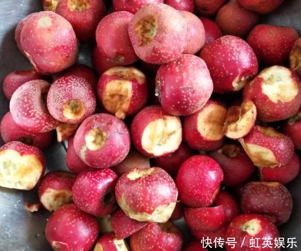 煮山楂加一物,隔天喝一碗,比泻药还排毒,肠道干净,体重2位数