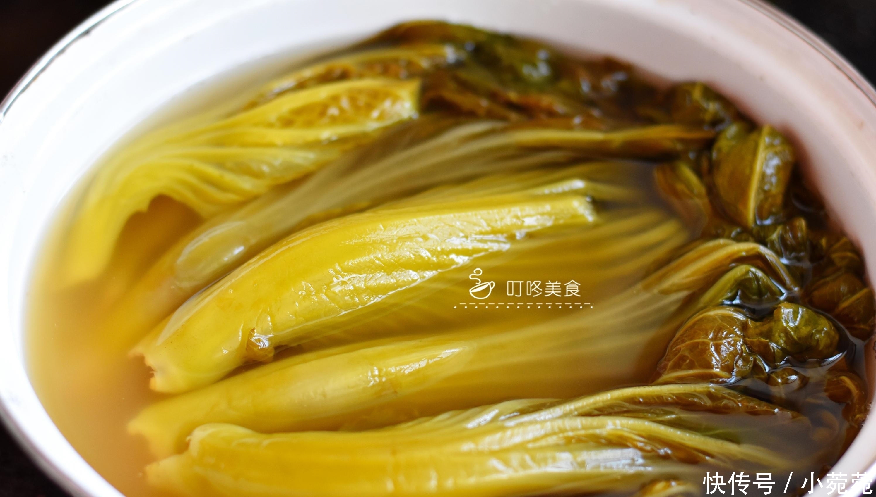 酸菜不用买了,用这方法腌制最简单,三天变酸,干净卫生0添加剂