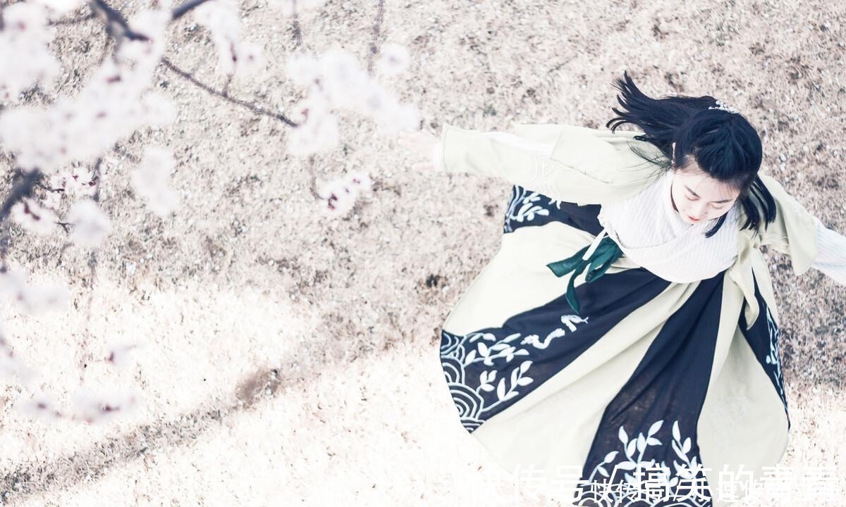 女人|夸女人美，白居易李白不如这位无名之士，一首夸人诗流传2千多年