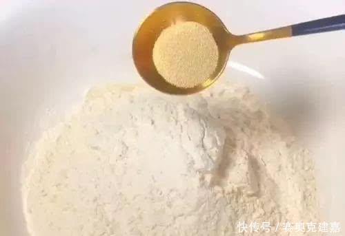 松软|我家面粉从不蒸馒头，学会新做法，香脆松软，3天一袋面不够吃
