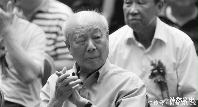 书坛泰斗欧阳中石先生去世,他曾说我不是书法家,只是一个教师