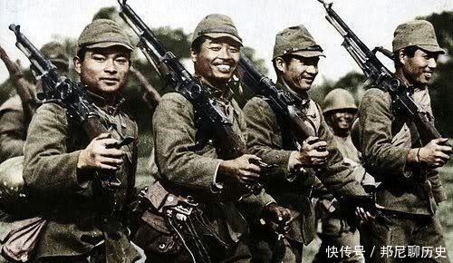 苏联出兵东|日本战败投降,是因为美国投下的两颗原子弹吗说来你可能都不信