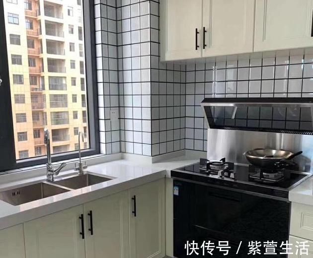 屏风隔断|年轻夫妇的简欧风新房漂亮极了,朋友入门就被迷住,忍不住晒晒
