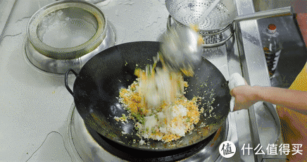 小颗粒备用|王刚的美食精选 篇六十四:厨师长分享:“扬州炒饭”非家常做法,味道很赞