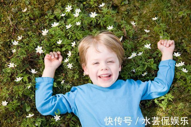 爸爸妈妈|如何帮助宝宝发育提供环境创造机会,锻炼宝宝这几个方面的能力