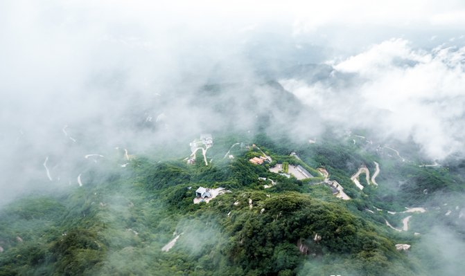 开着房车自驾游：河南南阳老界岭,五朵山,暴瀑峡，宝天曼峡谷漂流