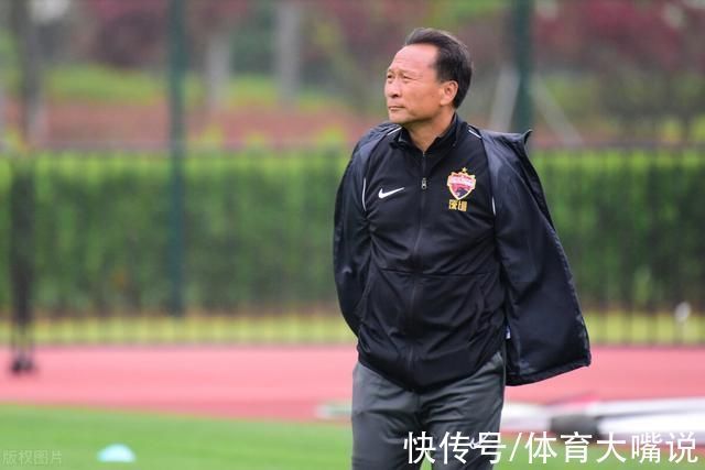 中國(guó)足壇|前國(guó)奧主帥再出山中國(guó)足壇的“救火隊(duì)長(zhǎng)”，能力不足情商補(bǔ)